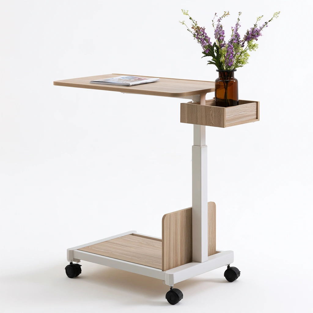 Table de lit réglable en bois sur roulettes, coloris brun clair